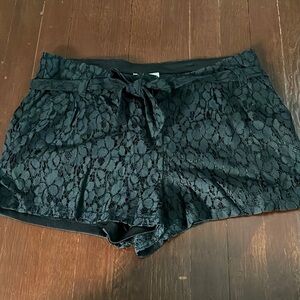 Women's Mimi Chica Floral Lace Tie Belt Shorts Large